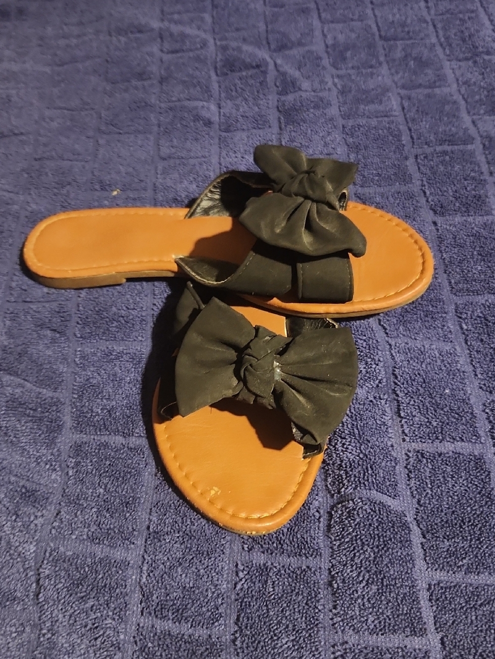 AEROSOLES Black Bow Slide Sandals with Tan Footbed